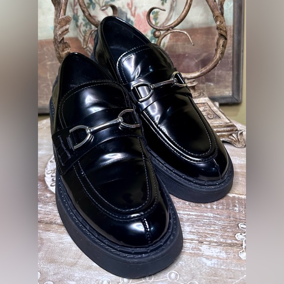 EUC ZARA Chunky Sole Loafer with Silver-Tone Hardware. Size 38/7.5 - Picture 3 of 15